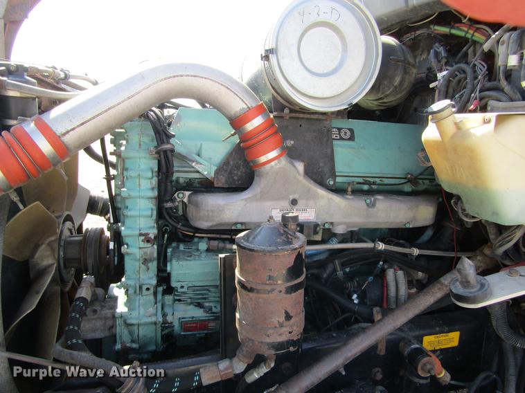 image for item DE6662 1999 Kenworth T600 semi truck