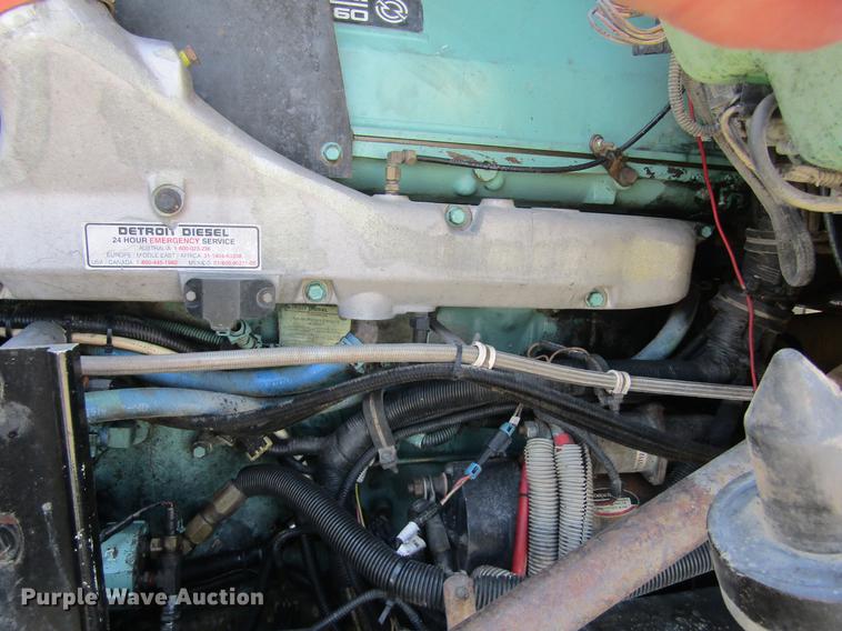 image for item DE6662 1999 Kenworth T600 semi truck