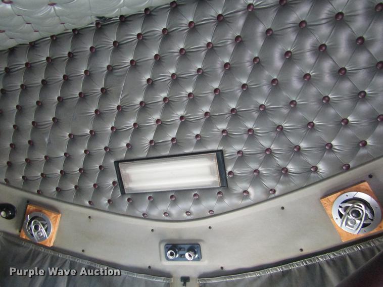 image for item DE6662 1999 Kenworth T600 semi truck