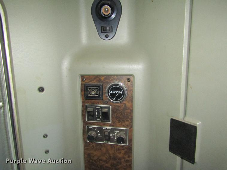 image for item DE6662 1999 Kenworth T600 semi truck