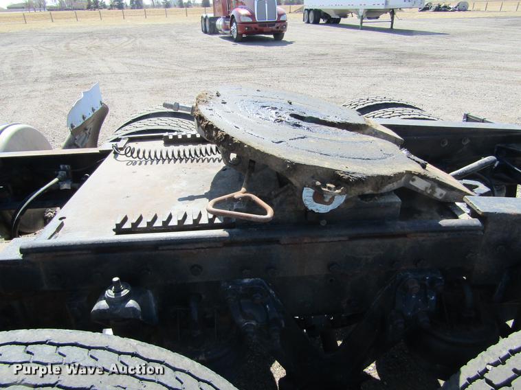 image for item DE6662 1999 Kenworth T600 semi truck