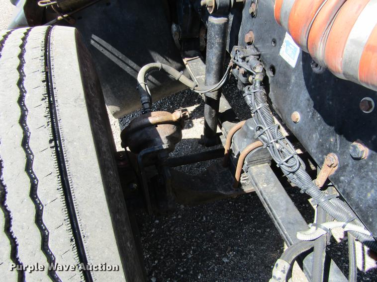 image for item DE6662 1999 Kenworth T600 semi truck