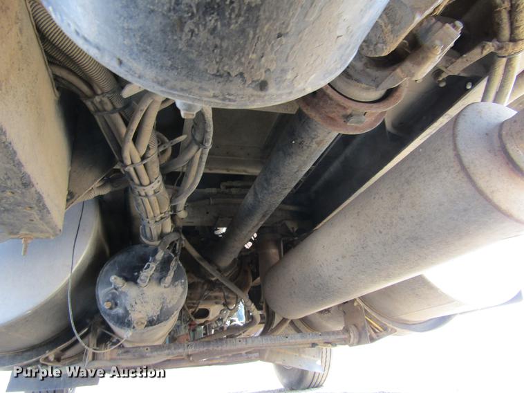 image for item DE6662 1999 Kenworth T600 semi truck