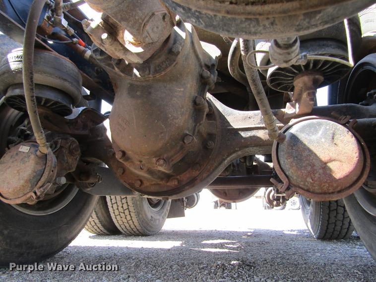 image for item DE6662 1999 Kenworth T600 semi truck