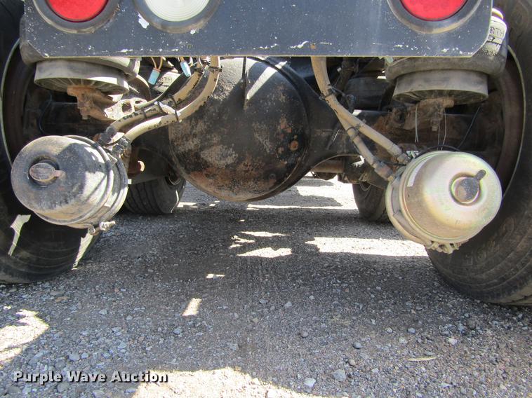 image for item DE6662 1999 Kenworth T600 semi truck