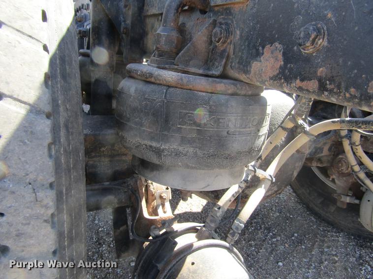 image for item DE6662 1999 Kenworth T600 semi truck