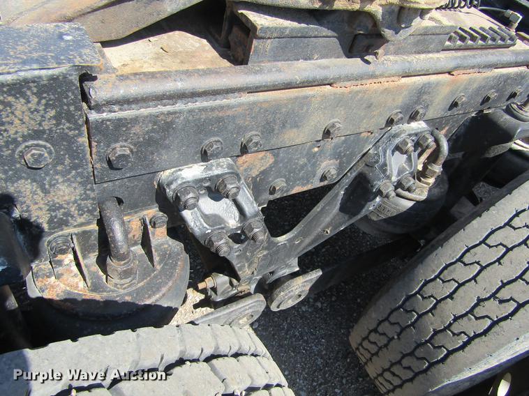 image for item DE6662 1999 Kenworth T600 semi truck