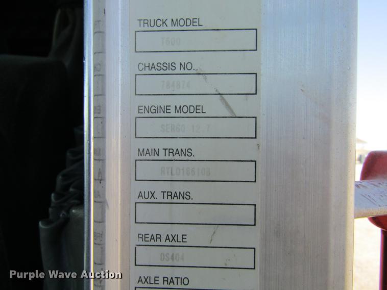 image for item DE6662 1999 Kenworth T600 semi truck