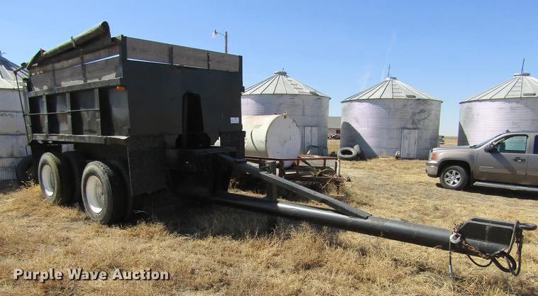 image for item DE6667 1971 Heil end dump trailer