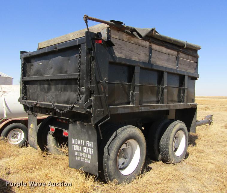 image for item DE6667 1971 Heil end dump trailer