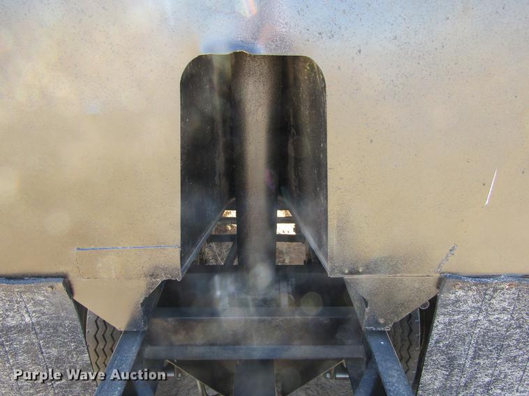 image for item DE6667 1971 Heil end dump trailer