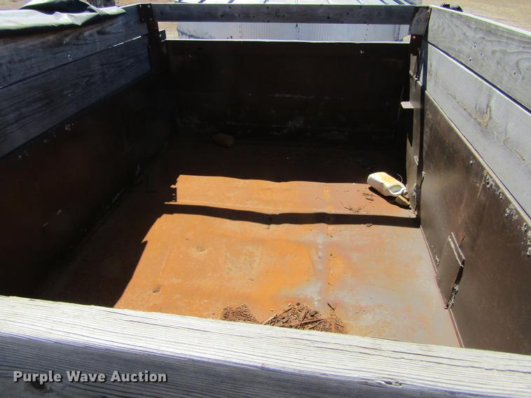 image for item DE6667 1971 Heil end dump trailer