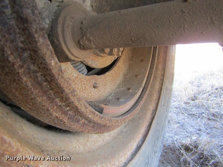 image for item DE6667 1971 Heil end dump trailer