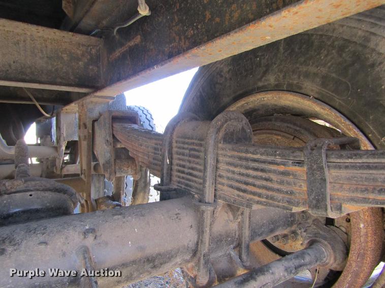 image for item DE6667 1971 Heil end dump trailer