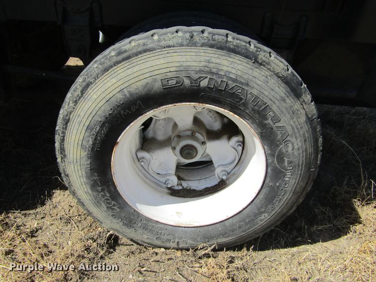 image for item DE6667 1971 Heil end dump trailer