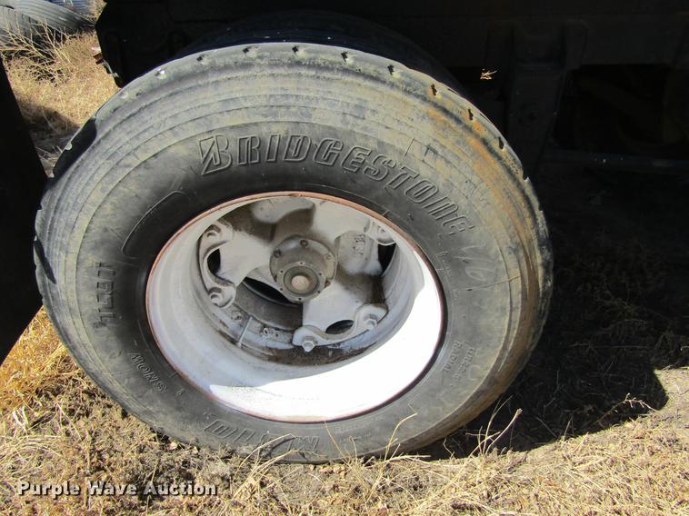 image for item DE6667 1971 Heil end dump trailer