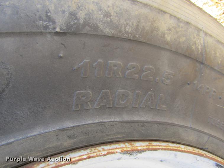 image for item DE6667 1971 Heil end dump trailer