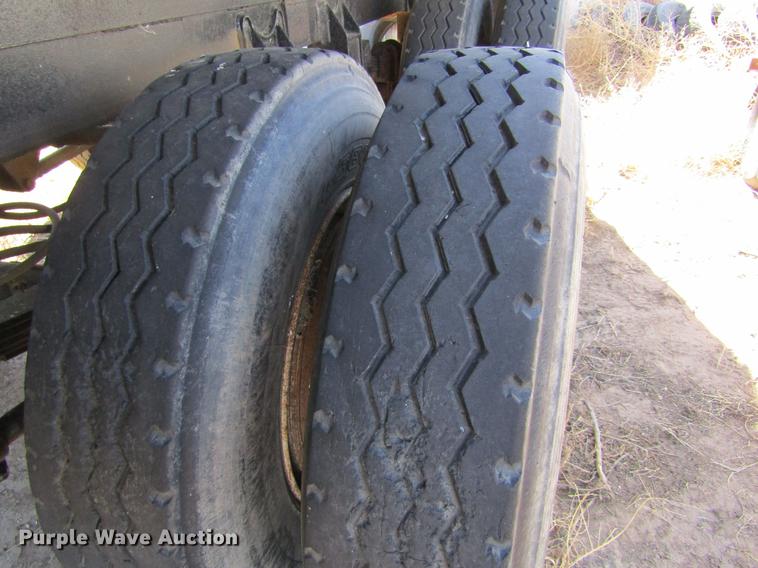 image for item DE6667 1971 Heil end dump trailer