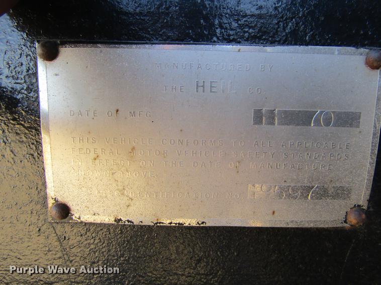 image for item DE6667 1971 Heil end dump trailer