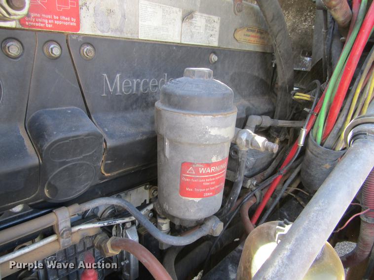 image for item DE6668 2006 Freightliner Columbia semi truck