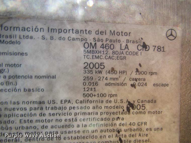 image for item DE6668 2006 Freightliner Columbia semi truck