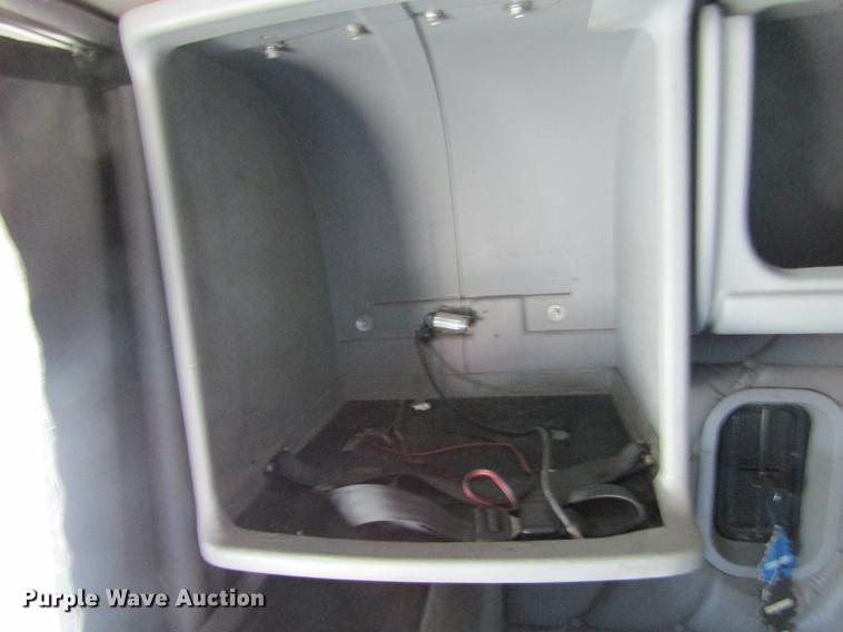 image for item DE6668 2006 Freightliner Columbia semi truck