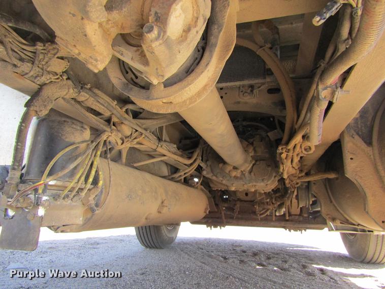 image for item DE6668 2006 Freightliner Columbia semi truck