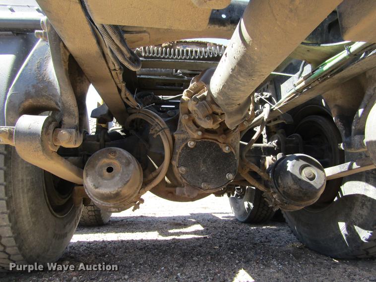 image for item DE6668 2006 Freightliner Columbia semi truck