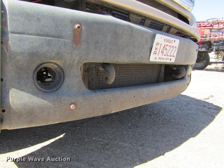 image for item DE6668 2006 Freightliner Columbia semi truck