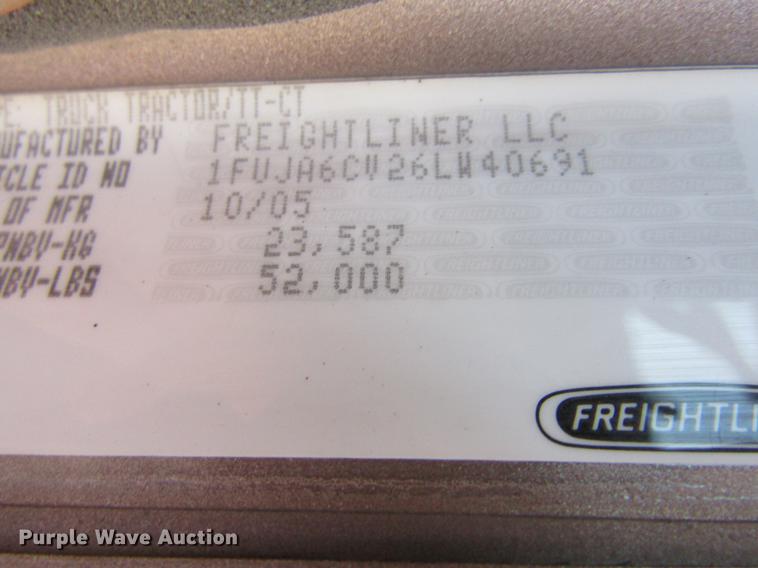 image for item DE6668 2006 Freightliner Columbia semi truck