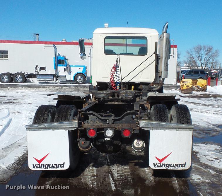 image for item DV9595 1993 Mack CH613 semi truck