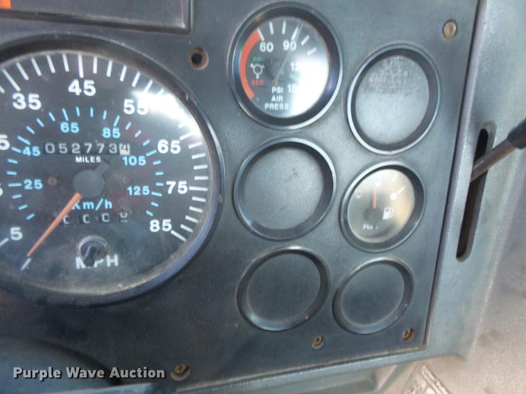 image for item DV9595 1993 Mack CH613 semi truck