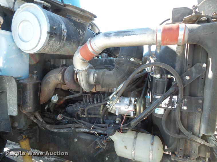 image for item DV9595 1993 Mack CH613 semi truck