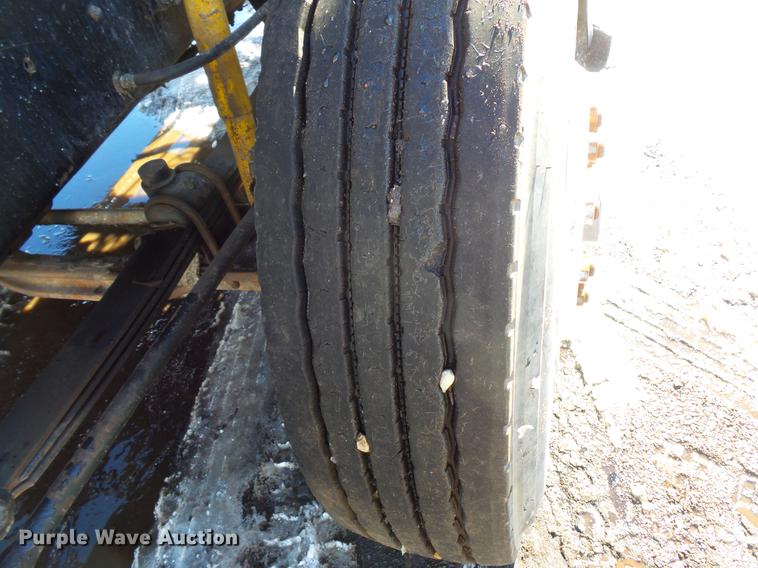 image for item DV9595 1993 Mack CH613 semi truck