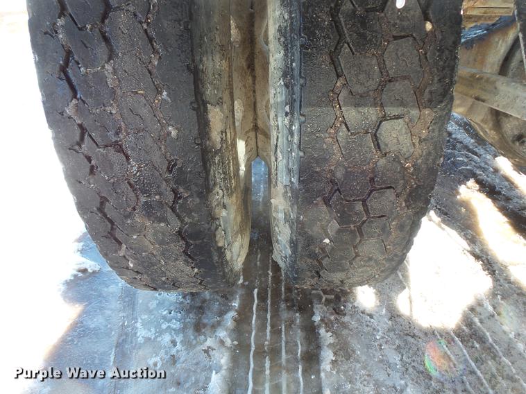 image for item DV9595 1993 Mack CH613 semi truck