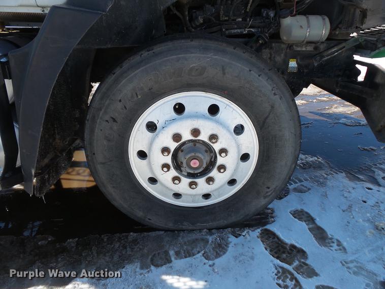 image for item DV9595 1993 Mack CH613 semi truck