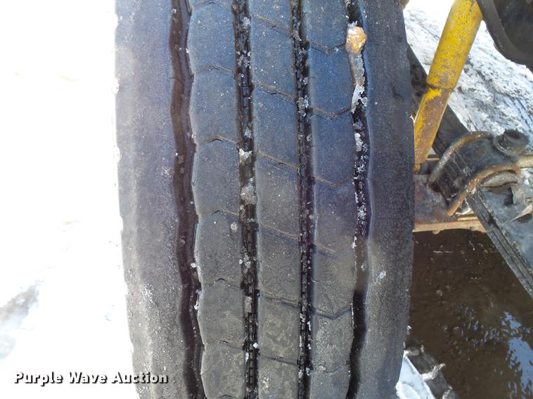 image for item DV9595 1993 Mack CH613 semi truck