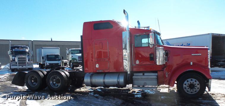 image for item DV9596 2005 Kenworth W900 semi truck