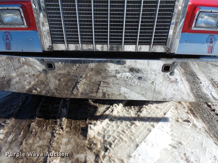 image for item DV9596 2005 Kenworth W900 semi truck