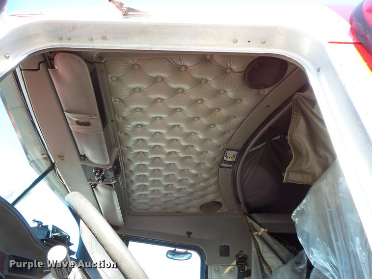 image for item DV9596 2005 Kenworth W900 semi truck