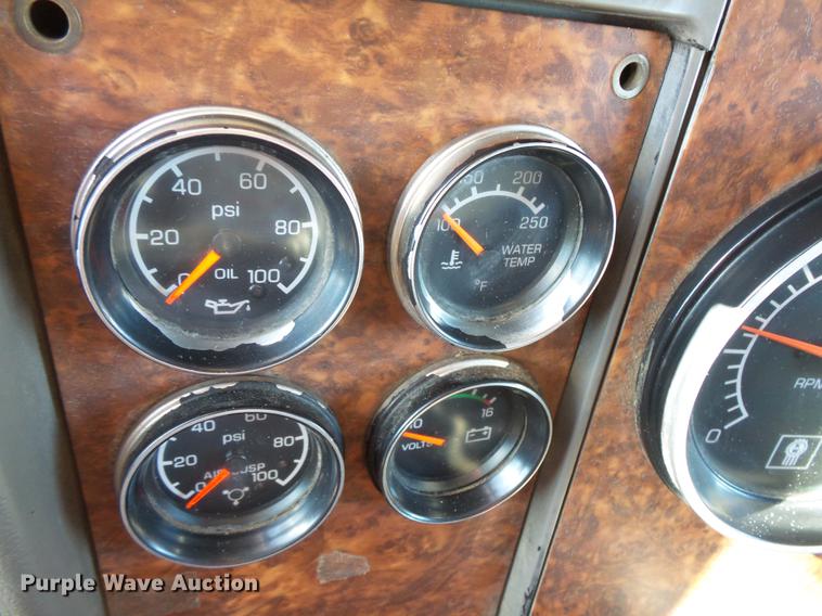 image for item DV9596 2005 Kenworth W900 semi truck