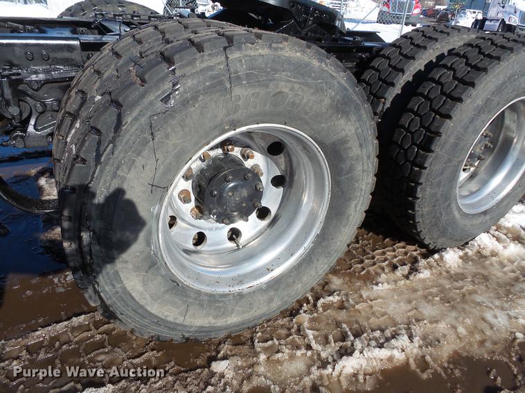 image for item DV9596 2005 Kenworth W900 semi truck