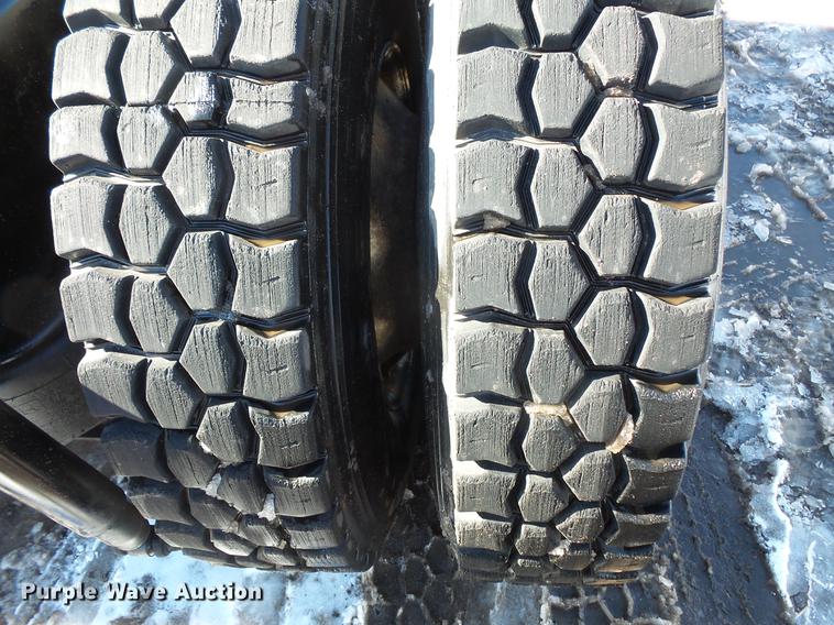 image for item DV9596 2005 Kenworth W900 semi truck