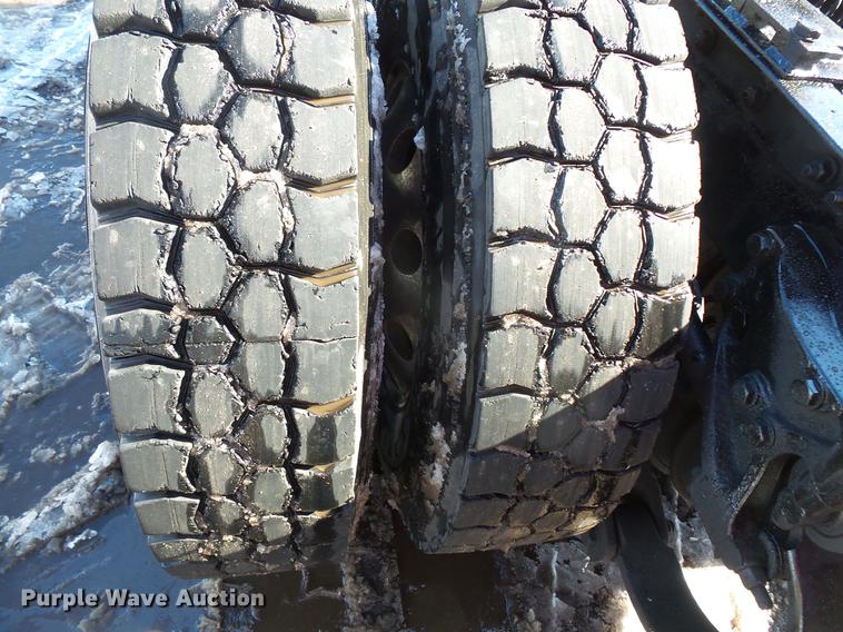 image for item DV9596 2005 Kenworth W900 semi truck