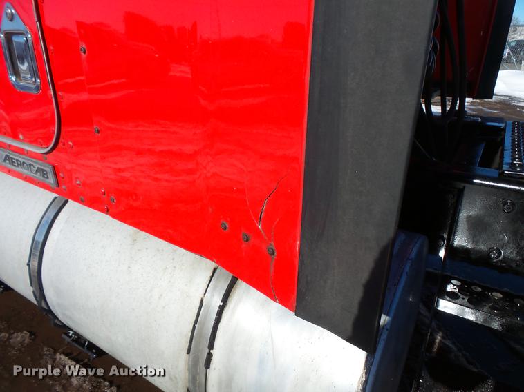 image for item DV9596 2005 Kenworth W900 semi truck