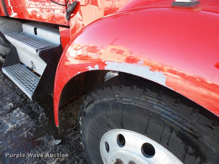 image for item DV9596 2005 Kenworth W900 semi truck