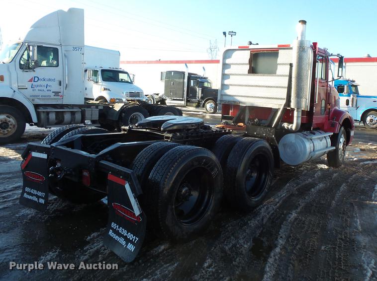 image for item DV9599 1993 International 9400 semi truck