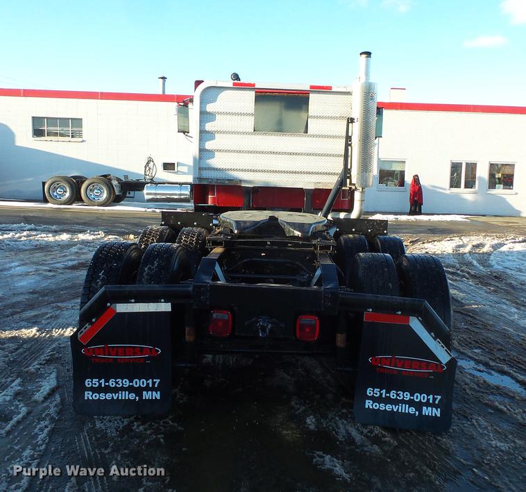 image for item DV9599 1993 International 9400 semi truck