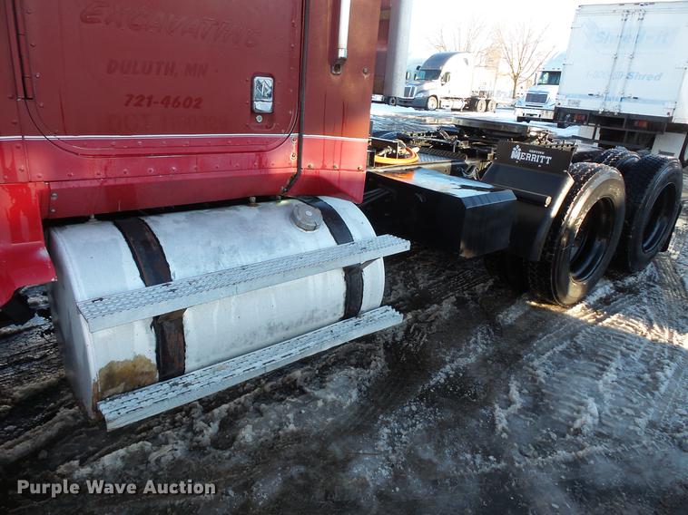 image for item DV9599 1993 International 9400 semi truck