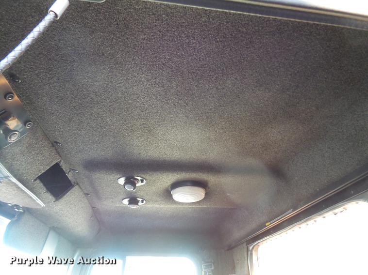 image for item DV9599 1993 International 9400 semi truck